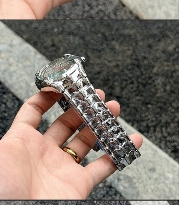 跨境TiTok浮雕美杜莎男士石英表y2k复古防水时尚男表爆款外贸批发1077627599193